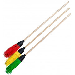 Метла пластиковая круглая 4-рядная с деревянным черенком 2